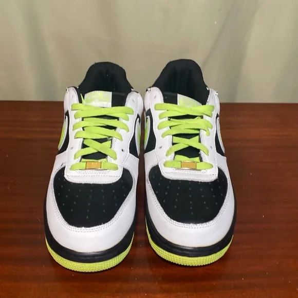 Vintage Nike Air Force 1 Collection white black green 06’ size 10.5